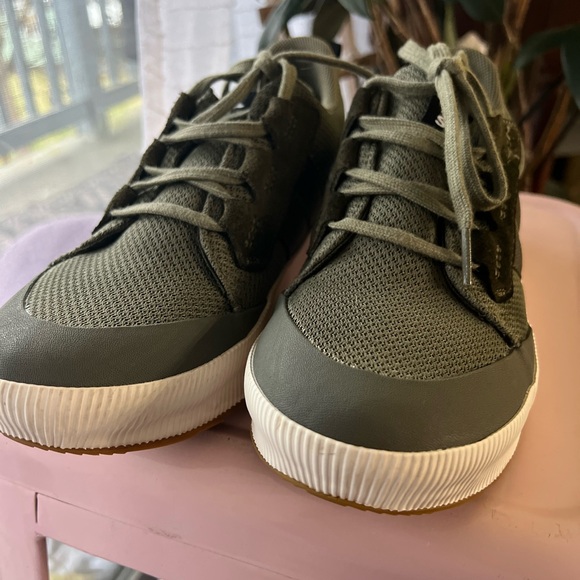 Sorel Women's Out 'N About III Low Waterproof Sneaker - Picture 6 of 12